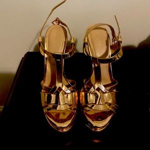 Like new Aldo platform heels, Rose gold 4” heel